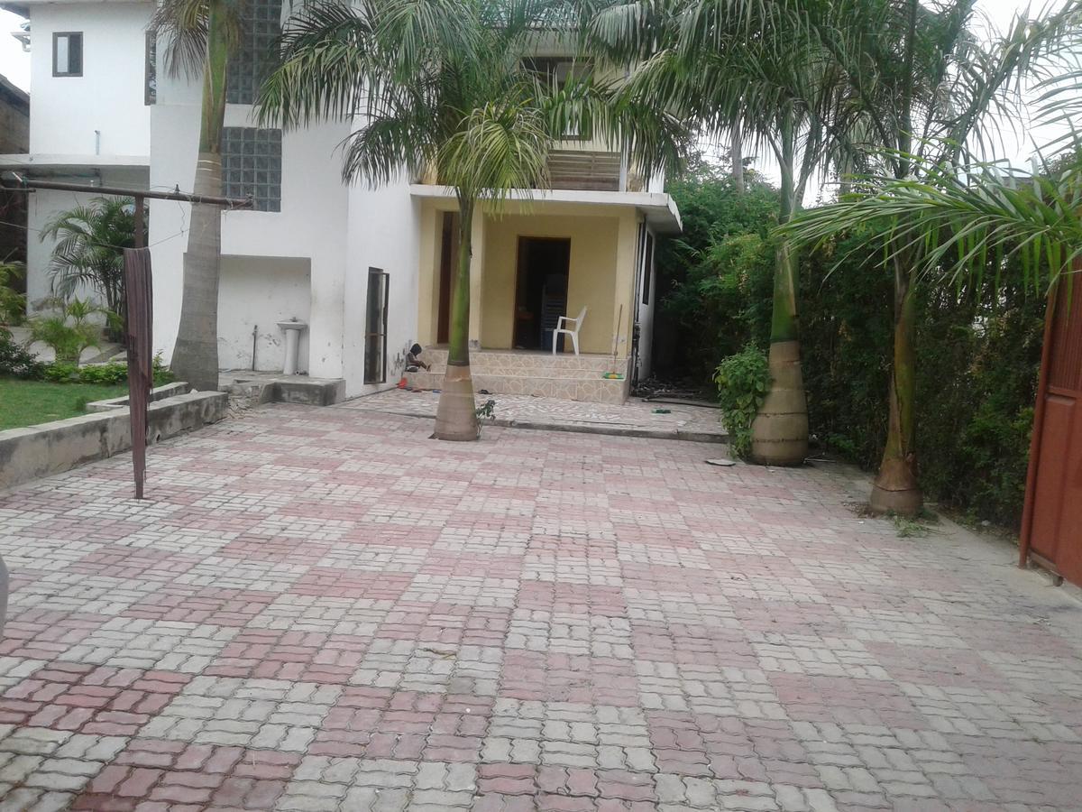 Jj & Je Family House Hostel Dar es Salaam Exterior photo