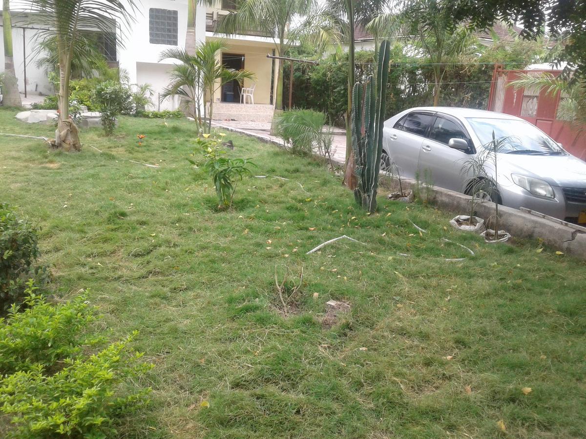 Jj & Je Family House Hostel Dar es Salaam Exterior photo