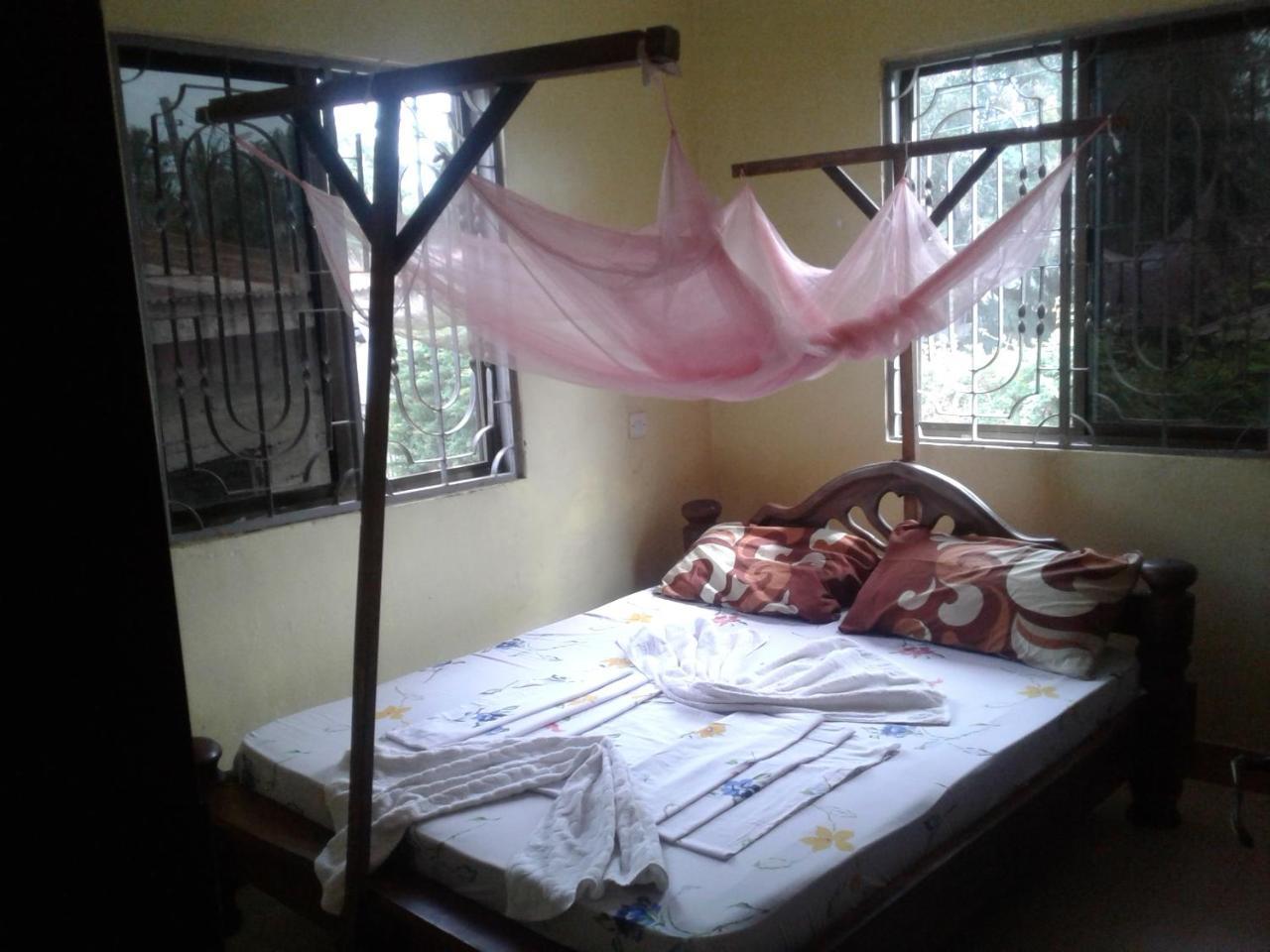 Jj & Je Family House Hostel Dar es Salaam Exterior photo