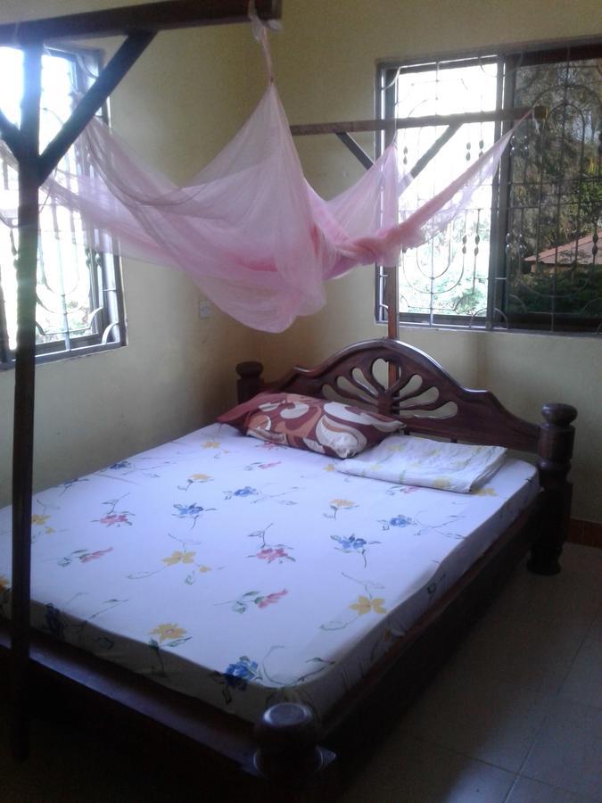 Jj & Je Family House Hostel Dar es Salaam Exterior photo