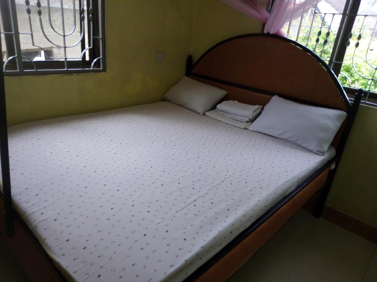 Jj & Je Family House Hostel Dar es Salaam Exterior photo
